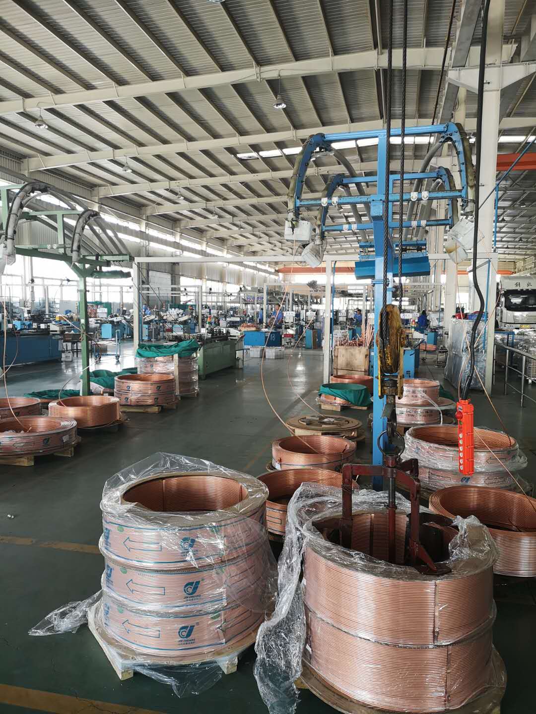 銅管生產(chǎn)現(xiàn)場-配管下料車間